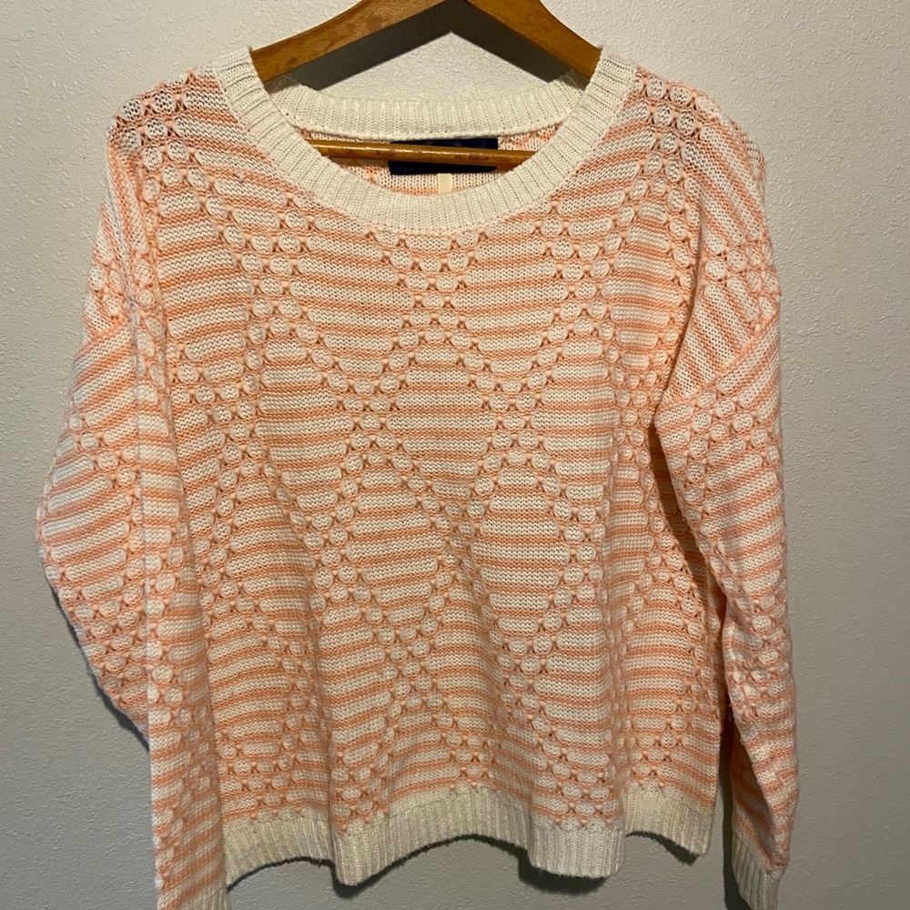 Crew neck peak a boo sweater in cream and blush